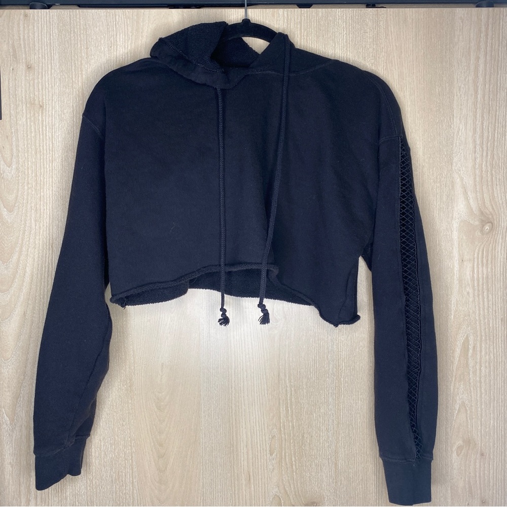 Cropped pullover with sleeve detailing